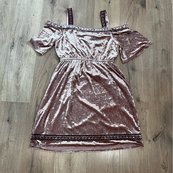 Lucky Brand Velvet Cold-Shoulder Dress in Dusty Rose - Picture 4 of 4